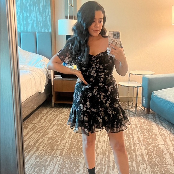 ASTR BLACK FLORAL DRESS - Picture 3 of 11